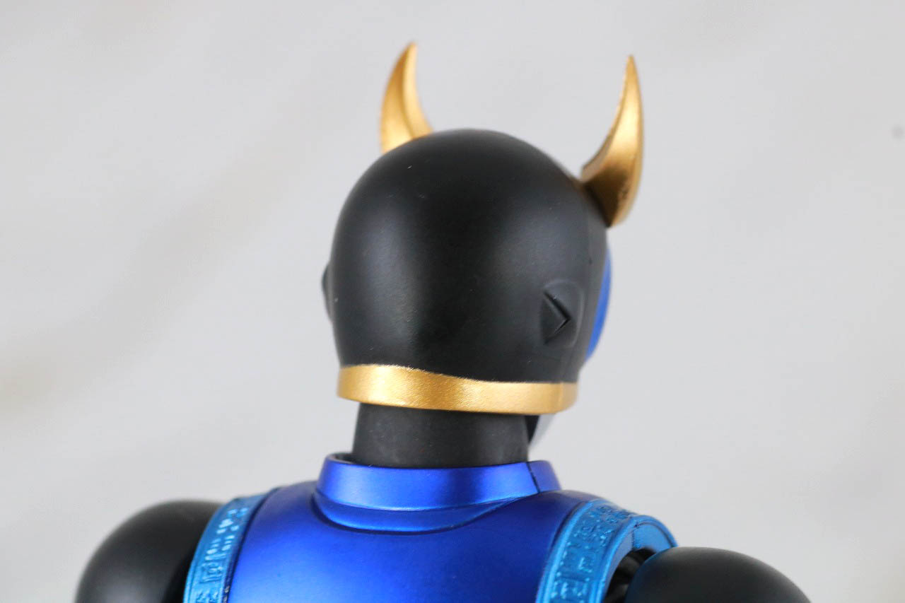 S.H.フィギュアーツ　仮面ライダークウガ ドラゴンフォーム　真骨彫製法　レビュー　本体