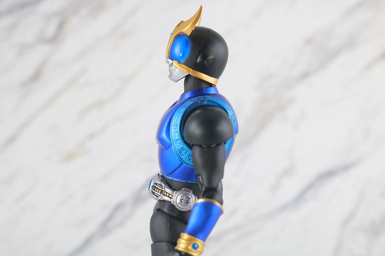 S.H.フィギュアーツ　仮面ライダークウガ ドラゴンフォーム　真骨彫製法　レビュー　可動範囲