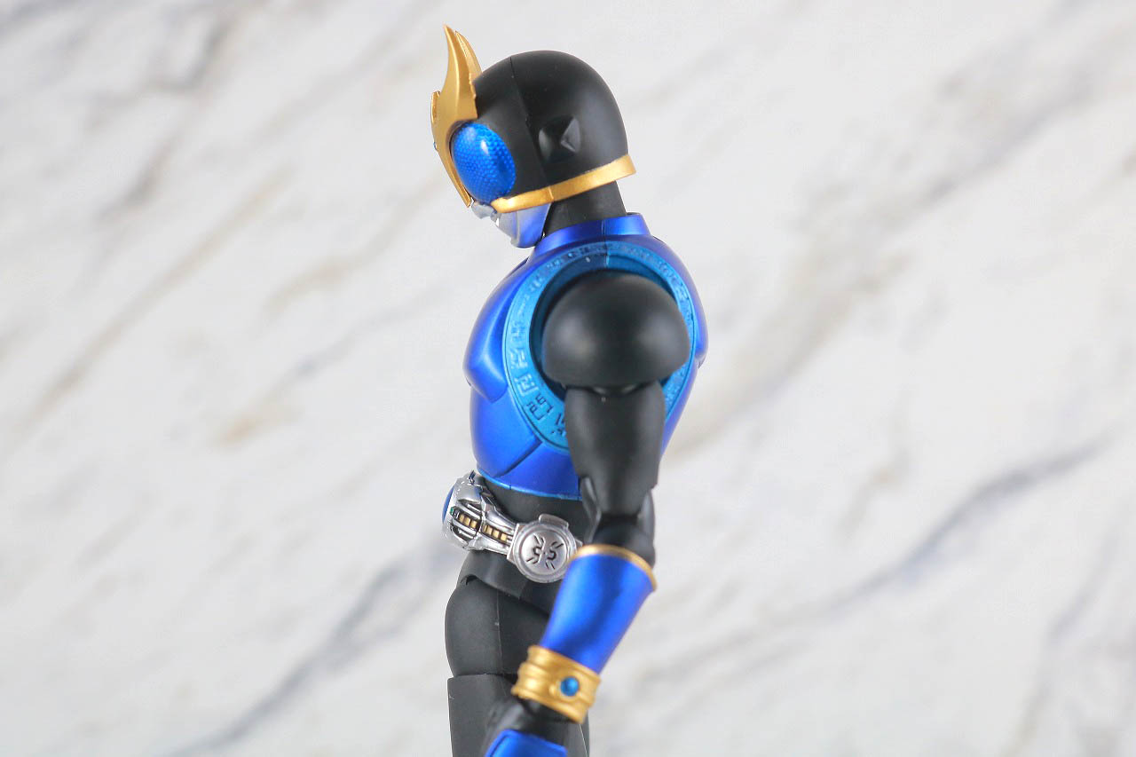 S.H.フィギュアーツ　仮面ライダークウガ ドラゴンフォーム　真骨彫製法　レビュー　可動範囲