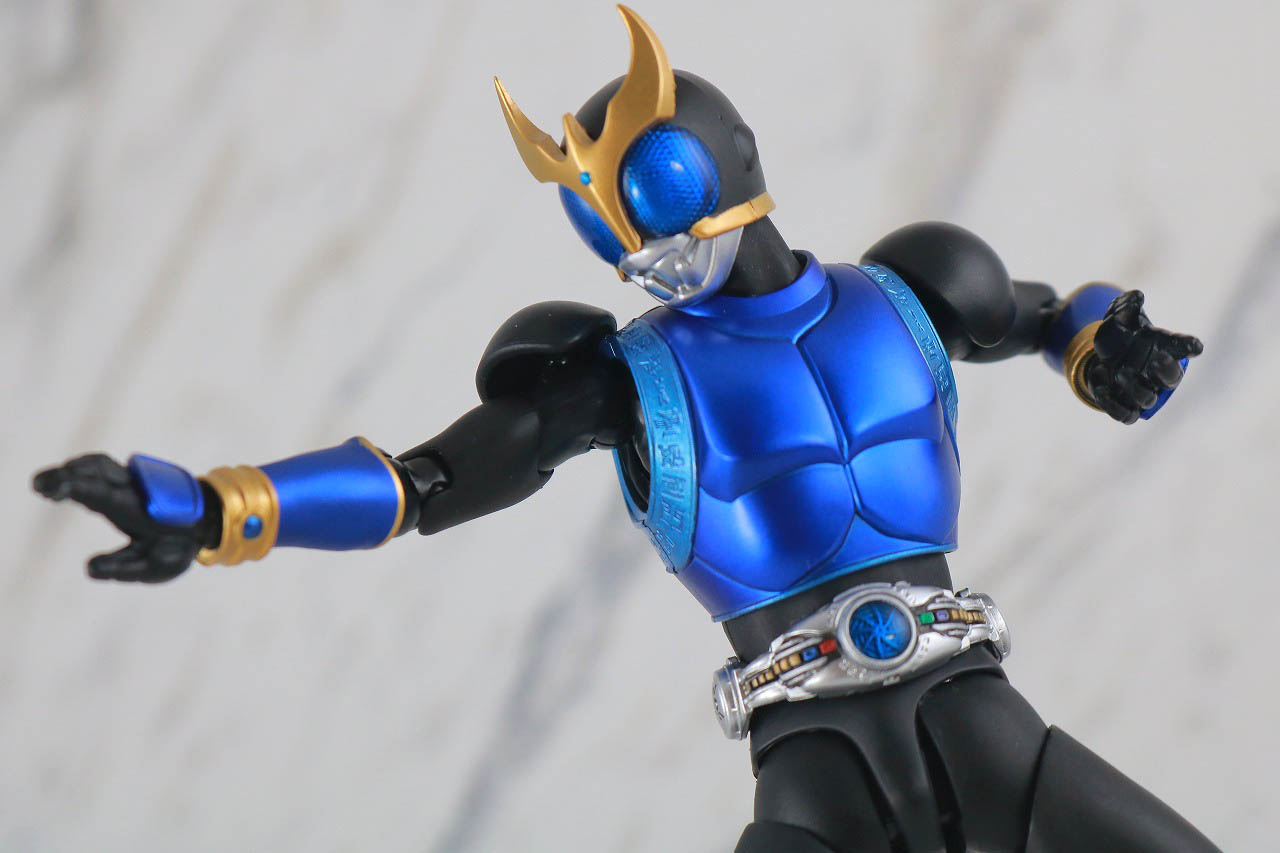 S.H.フィギュアーツ　仮面ライダークウガ ドラゴンフォーム　真骨彫製法　レビュー　アクション