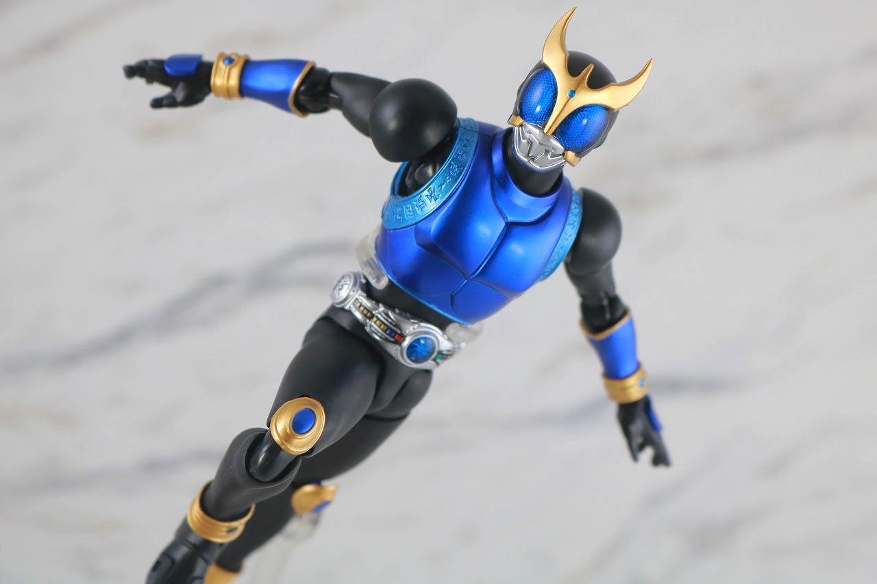 S.H.フィギュアーツ　仮面ライダークウガ ドラゴンフォーム　真骨彫製法　レビュー　アクション