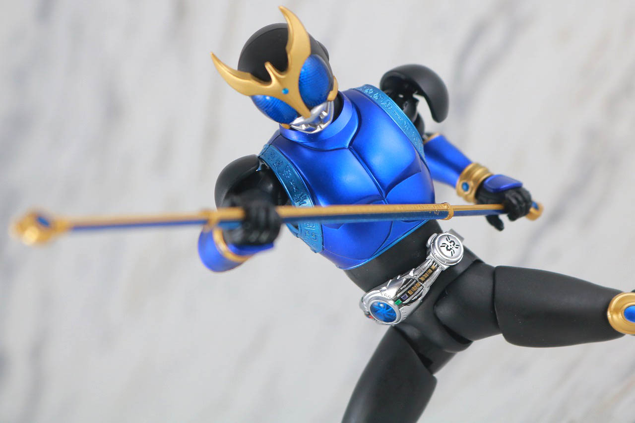 S.H.フィギュアーツ　仮面ライダークウガ ドラゴンフォーム　真骨彫製法　レビュー　アクション