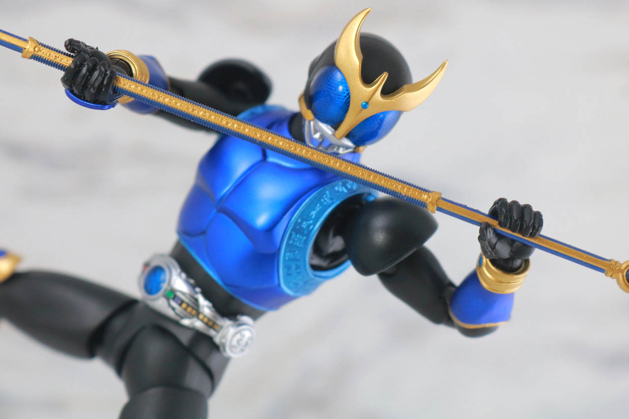 S.H.フィギュアーツ　仮面ライダークウガ ドラゴンフォーム　真骨彫製法　レビュー　アクション