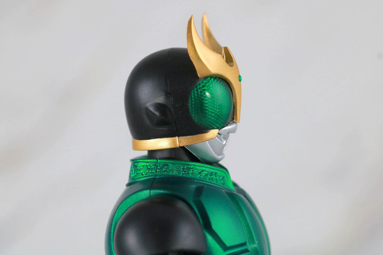 S.H.フィギュアーツ　仮面ライダークウガ　ペガサスフォーム　真骨彫製法　レビュー　本体