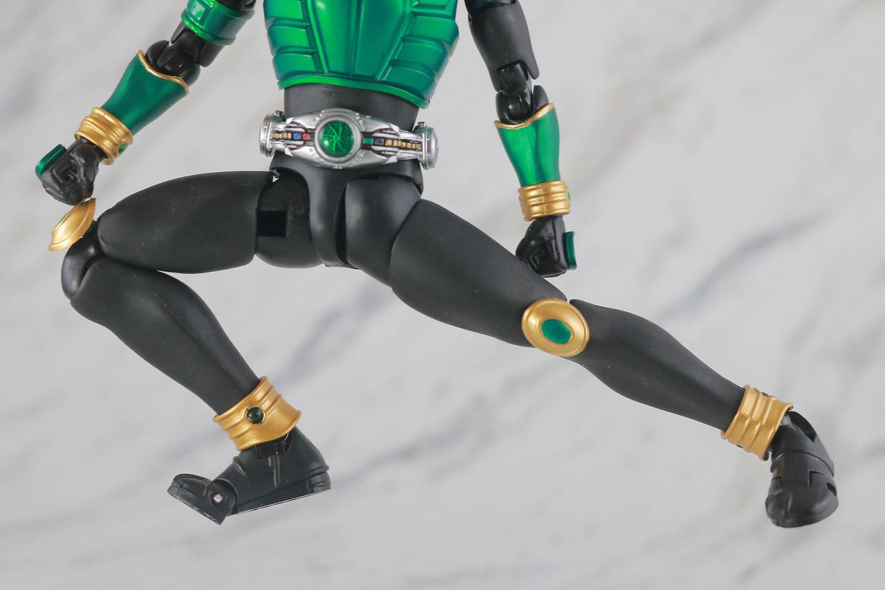 S.H.フィギュアーツ　仮面ライダークウガ　ペガサスフォーム　真骨彫製法　レビュー　可動範囲