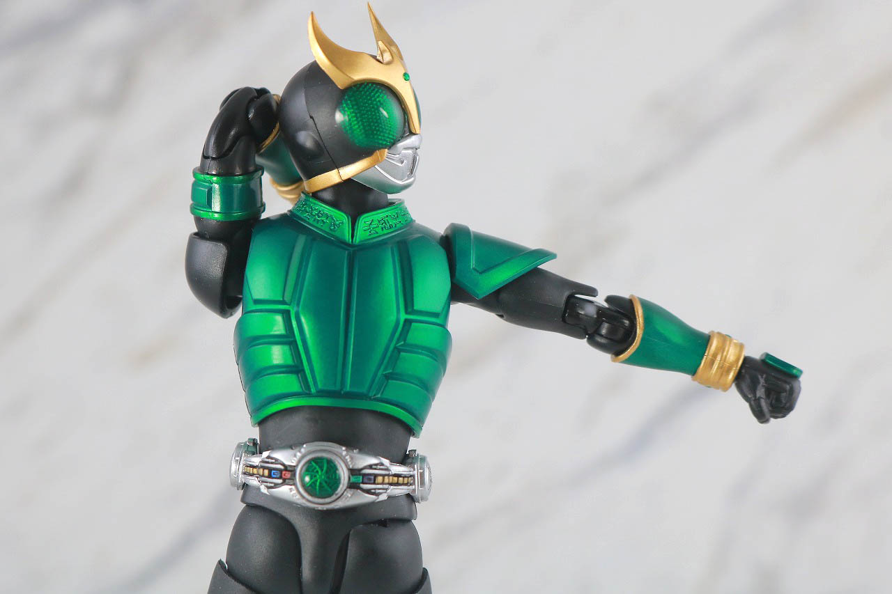 S.H.フィギュアーツ　仮面ライダークウガ　ペガサスフォーム　真骨彫製法　レビュー　可動範囲