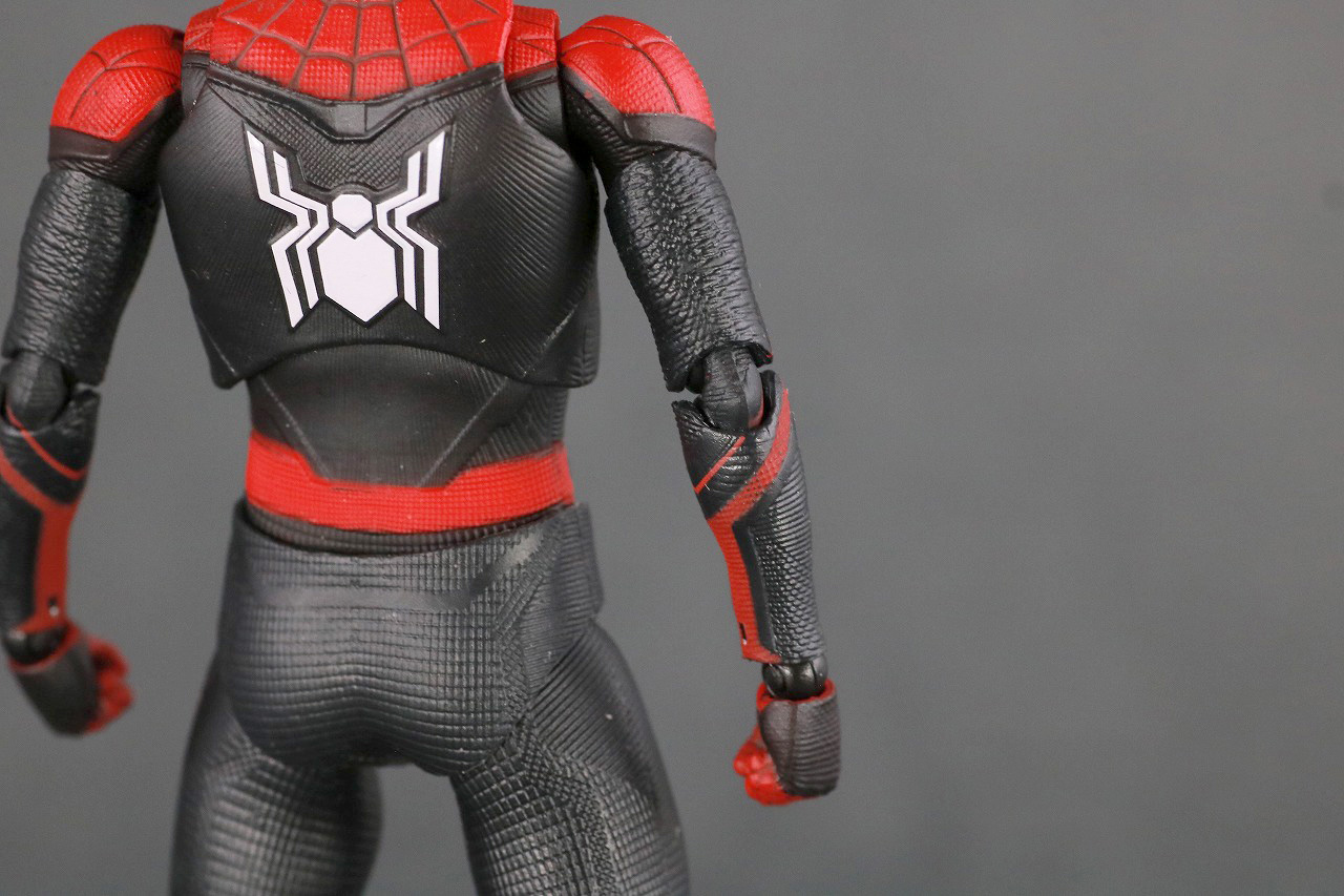 MAFEX　マフェックス　スパイダーマン　アップグレードスーツ　レビュー　本体