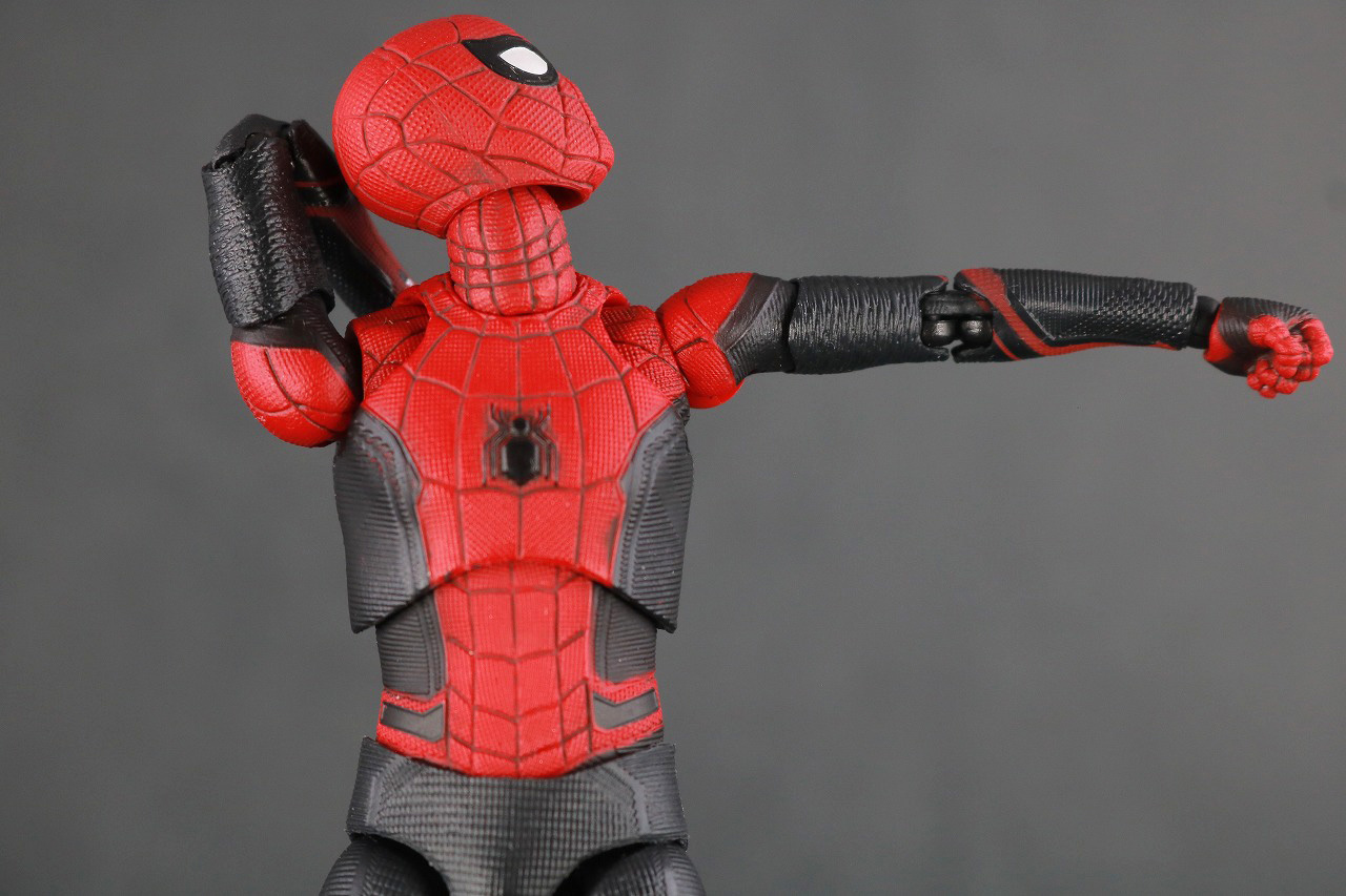 MAFEX　マフェックス　スパイダーマン　アップグレードスーツ　レビュー　可動範囲　