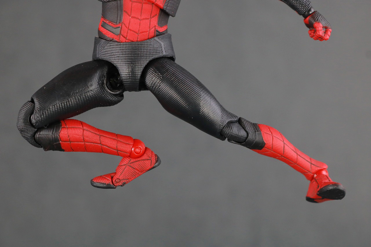 MAFEX　マフェックス　スパイダーマン　アップグレードスーツ　レビュー　可動範囲　