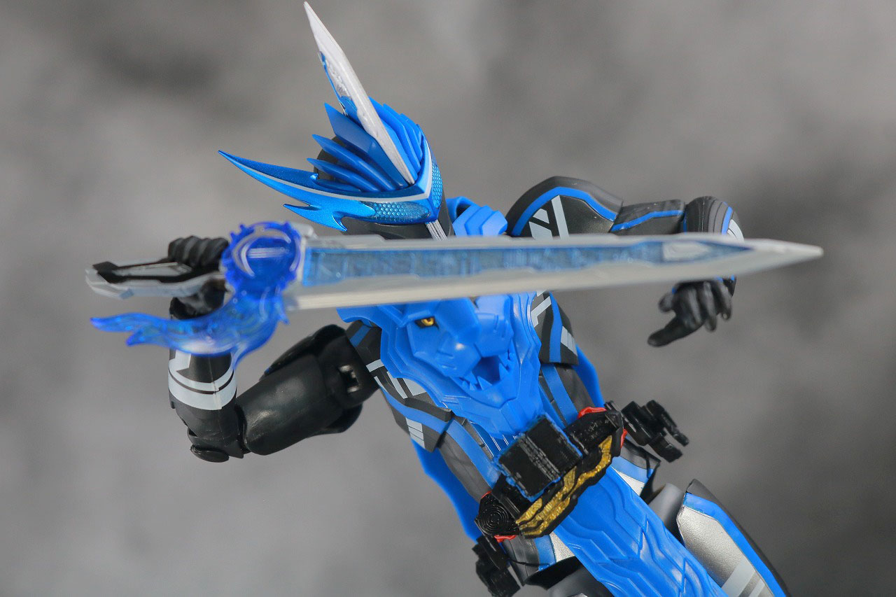 S.H.フィギュアーツ　仮面ライダーブレイズ ライオン戦記　レビュー　アクション