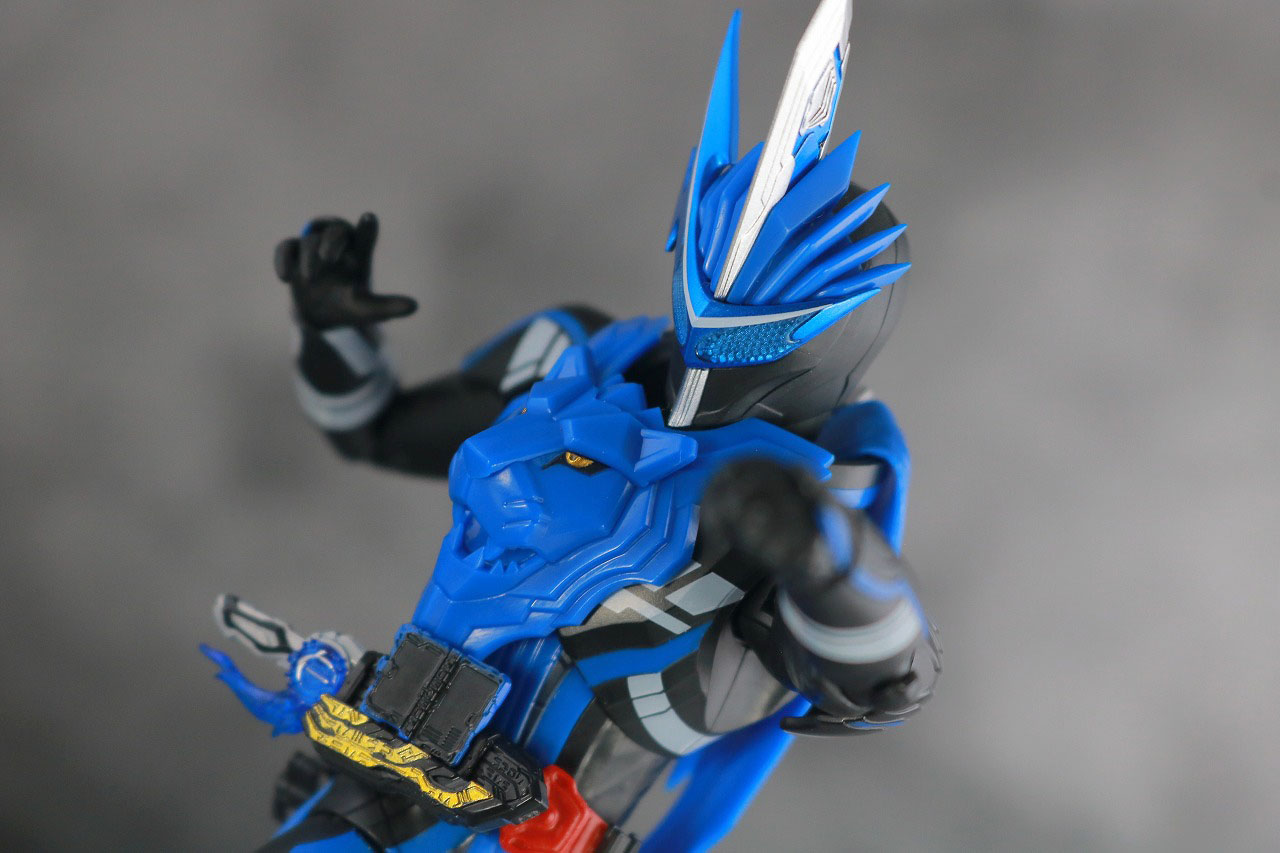 S.H.フィギュアーツ　仮面ライダーブレイズ ライオン戦記　レビュー　アクション