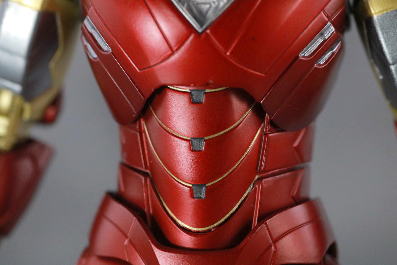 S.H.フィギュアーツ　アイアンマン マーク6　BATTLE DAMAGE EDITION　アベンジャーズ　レビュー　本体