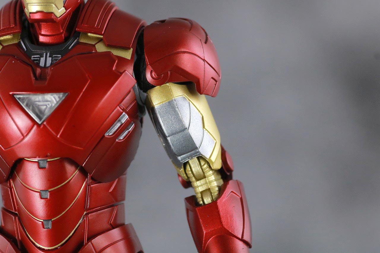 S.H.フィギュアーツ　アイアンマン マーク6　BATTLE DAMAGE EDITION　アベンジャーズ　レビュー　本体