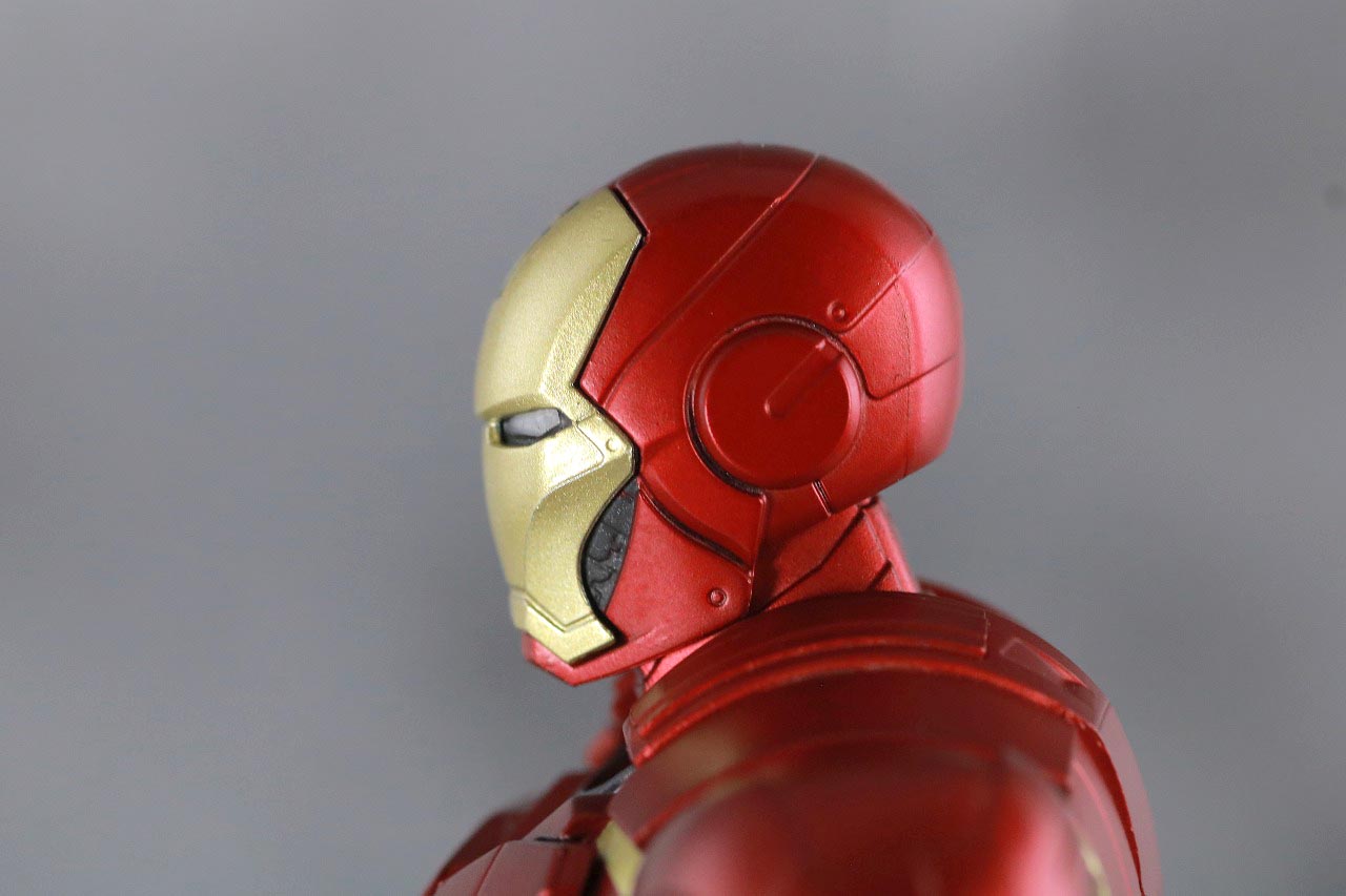 S.H.フィギュアーツ　アイアンマン マーク6　BATTLE DAMAGE EDITION　アベンジャーズ　レビュー　本体