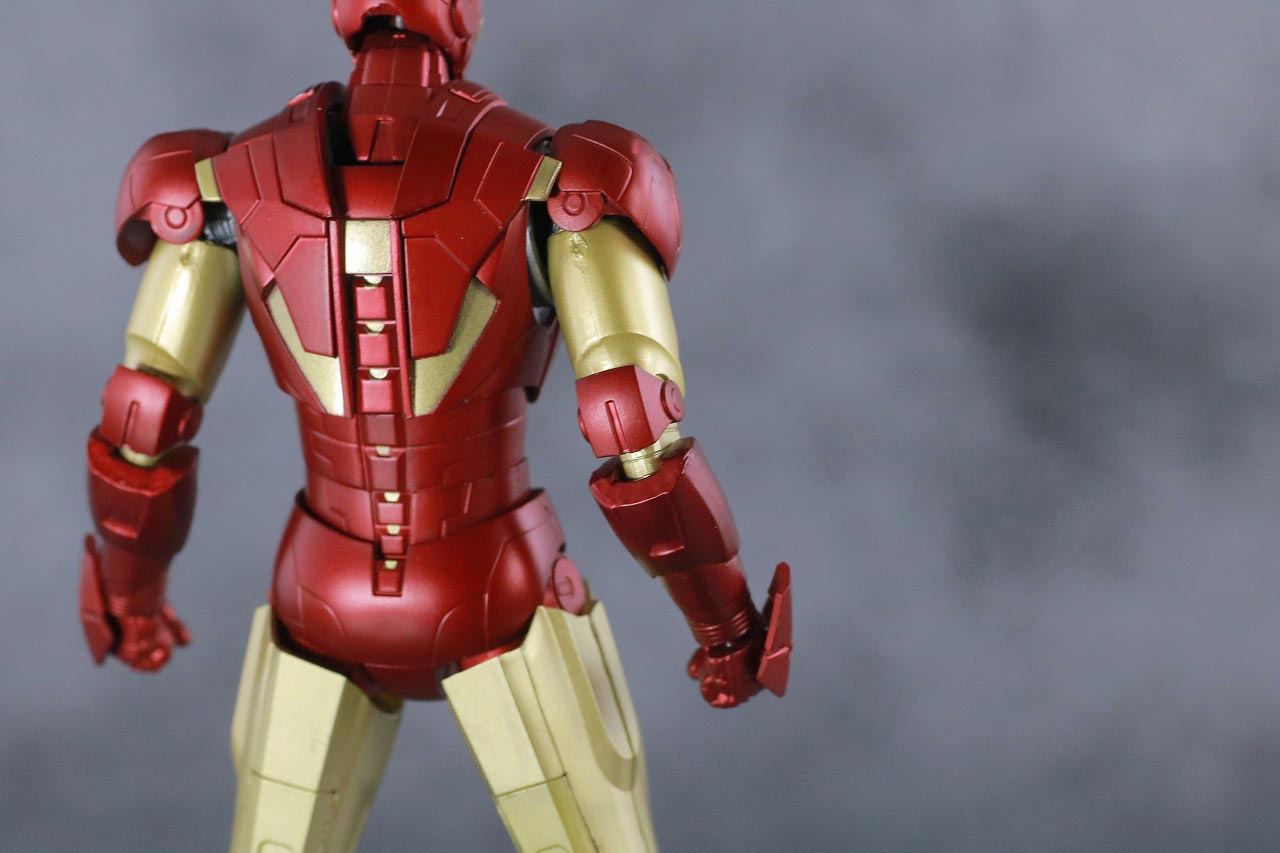 S.H.フィギュアーツ　アイアンマン マーク6　BATTLE DAMAGE EDITION　アベンジャーズ　レビュー　本体