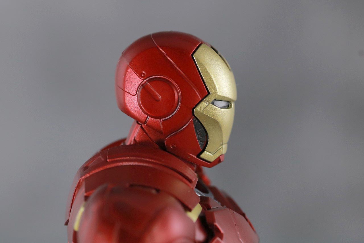 S.H.フィギュアーツ　アイアンマン マーク6　BATTLE DAMAGE EDITION　アベンジャーズ　レビュー　本体