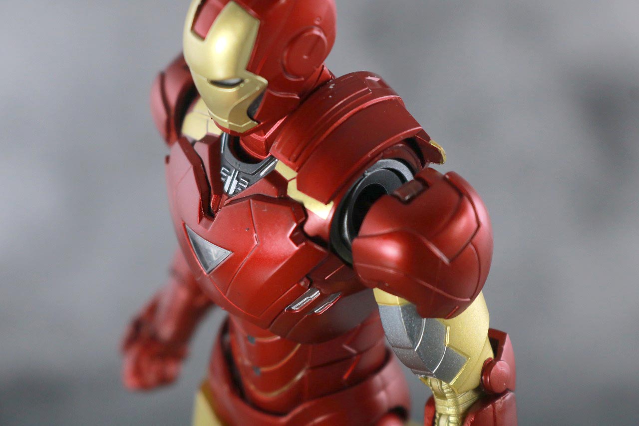 S.H.フィギュアーツ　アイアンマン マーク6　BATTLE DAMAGE EDITION　アベンジャーズ　レビュー　付属品　スラスター　武装　交換