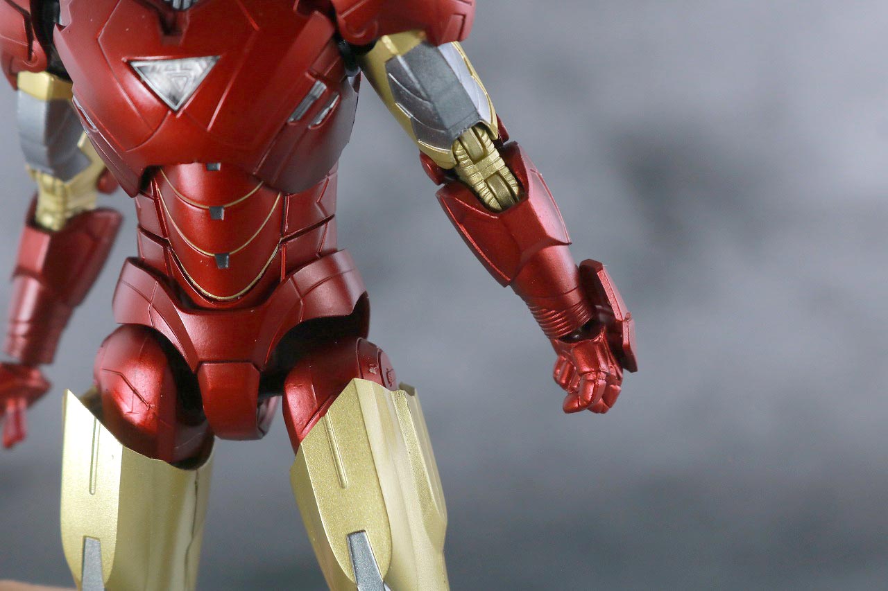 S.H.フィギュアーツ　アイアンマン マーク6　BATTLE DAMAGE EDITION　アベンジャーズ　レビュー　付属品　腕　武装　交換