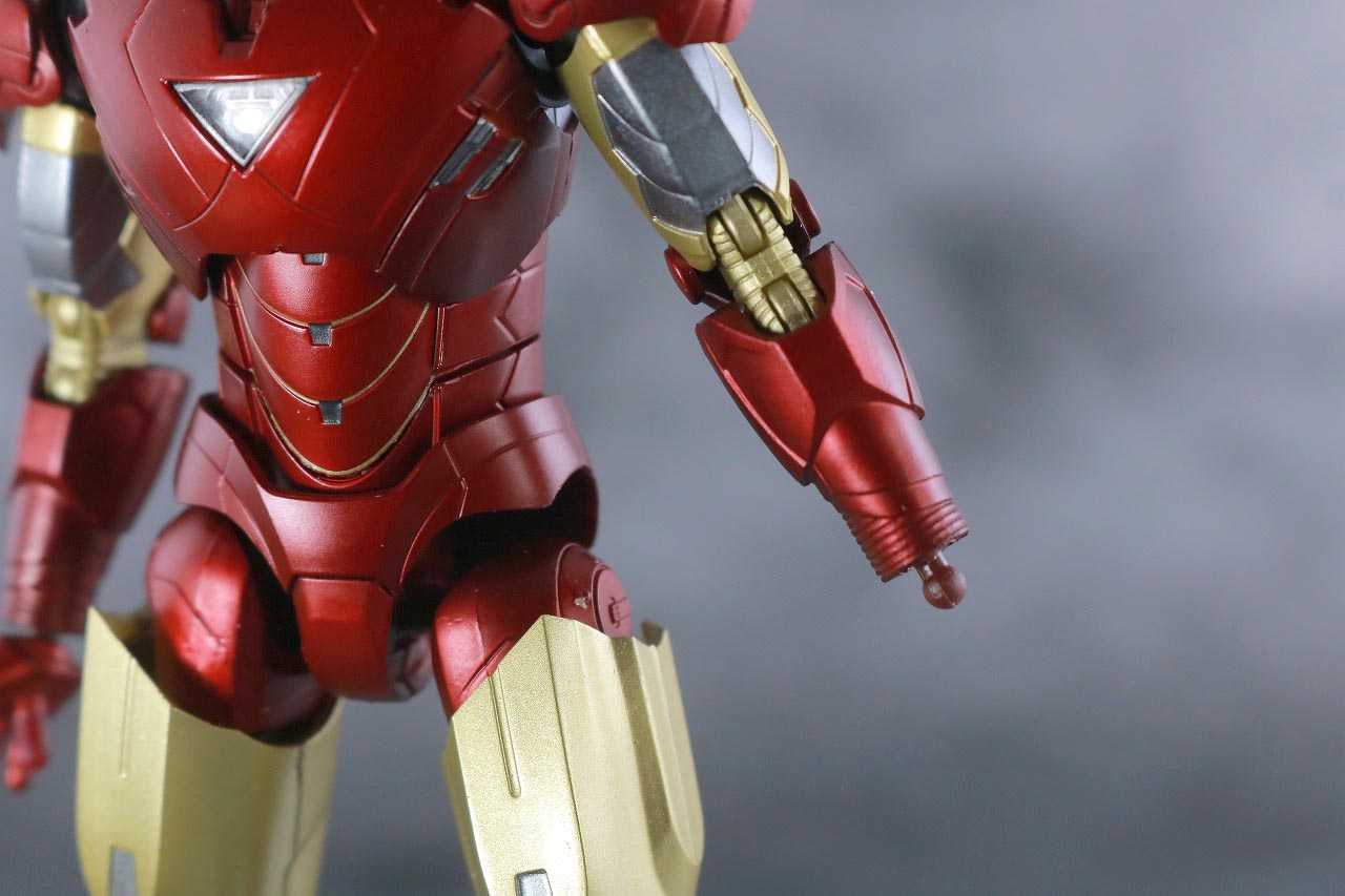 S.H.フィギュアーツ　アイアンマン マーク6　BATTLE DAMAGE EDITION　アベンジャーズ　レビュー　付属品　腕　武装　交換