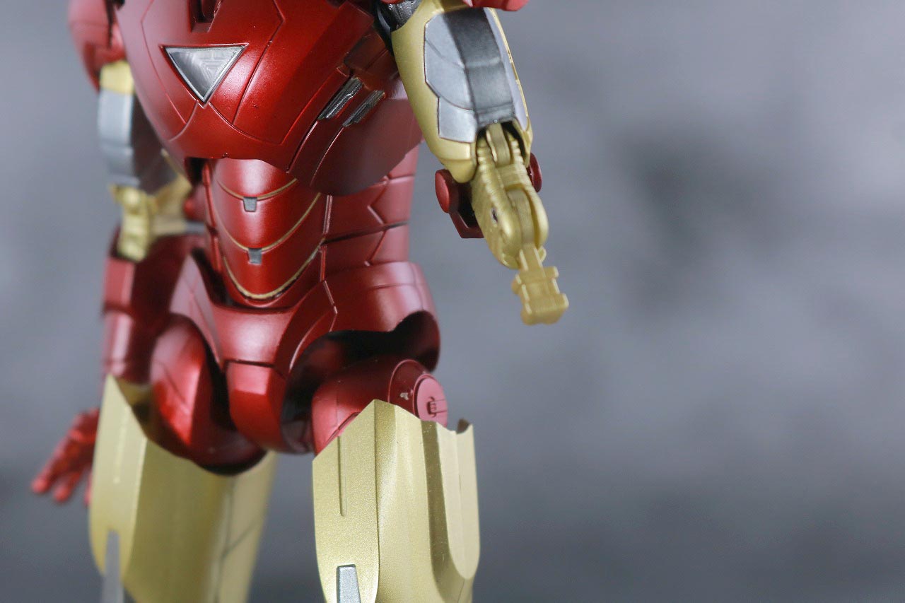 S.H.フィギュアーツ　アイアンマン マーク6　BATTLE DAMAGE EDITION　アベンジャーズ　レビュー　付属品　腕　武装　交換