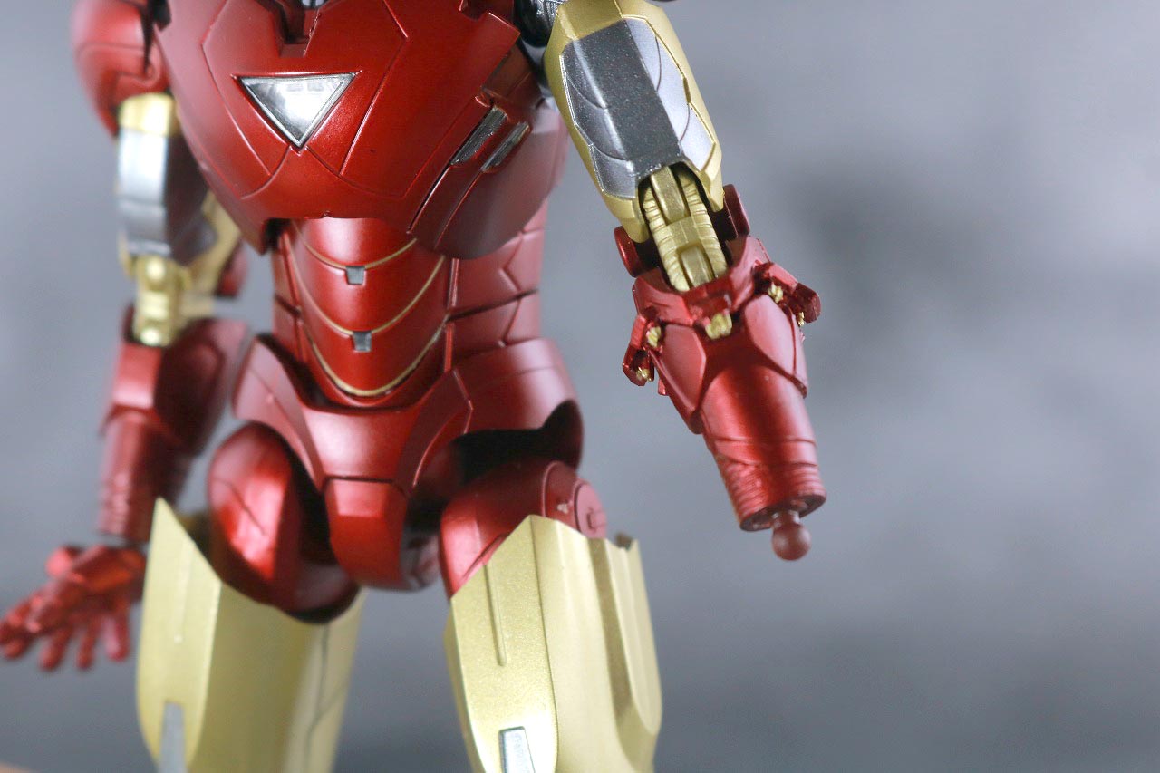 S.H.フィギュアーツ　アイアンマン マーク6　BATTLE DAMAGE EDITION　アベンジャーズ　レビュー　付属品　腕　武装　交換