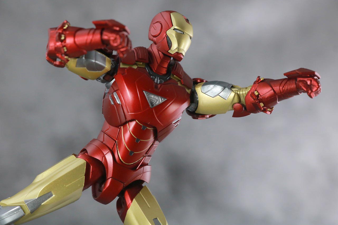 S.H.フィギュアーツ　アイアンマン マーク6　BATTLE DAMAGE EDITION　アベンジャーズ　レビュー　アクション