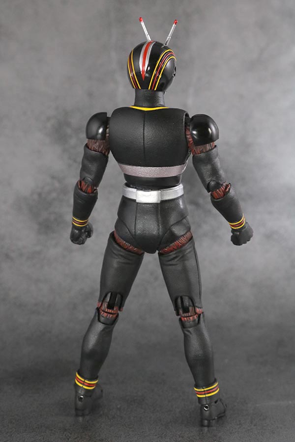 S.H.フィギュアーツ　仮面ライダーブラック　BLACK　真骨彫製法　レビュー　本体