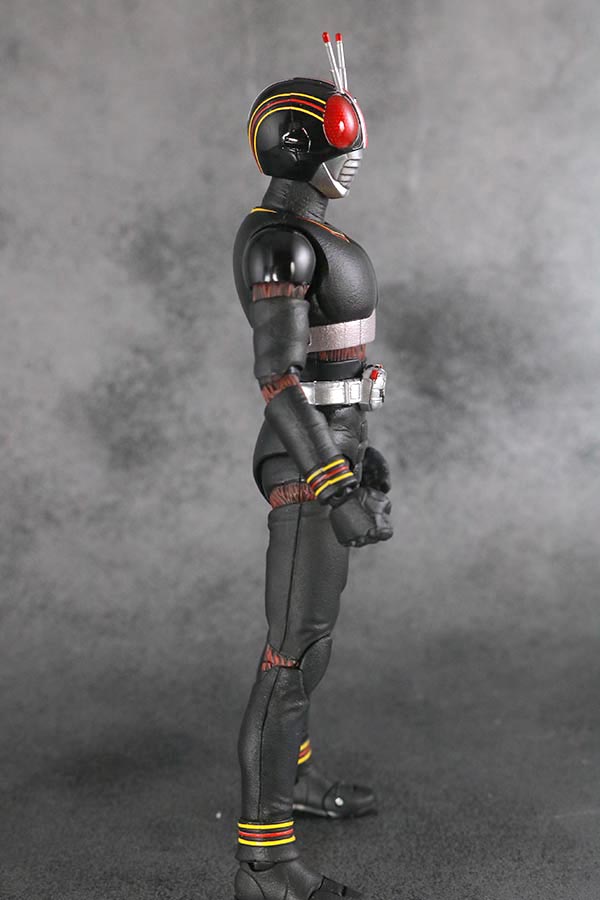 S.H.フィギュアーツ　仮面ライダーブラック　BLACK　真骨彫製法　レビュー　本体