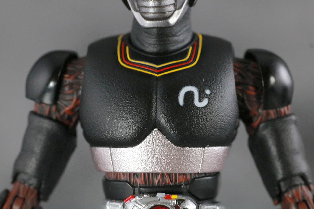 S.H.フィギュアーツ　仮面ライダーブラック　BLACK　真骨彫製法　レビュー　本体