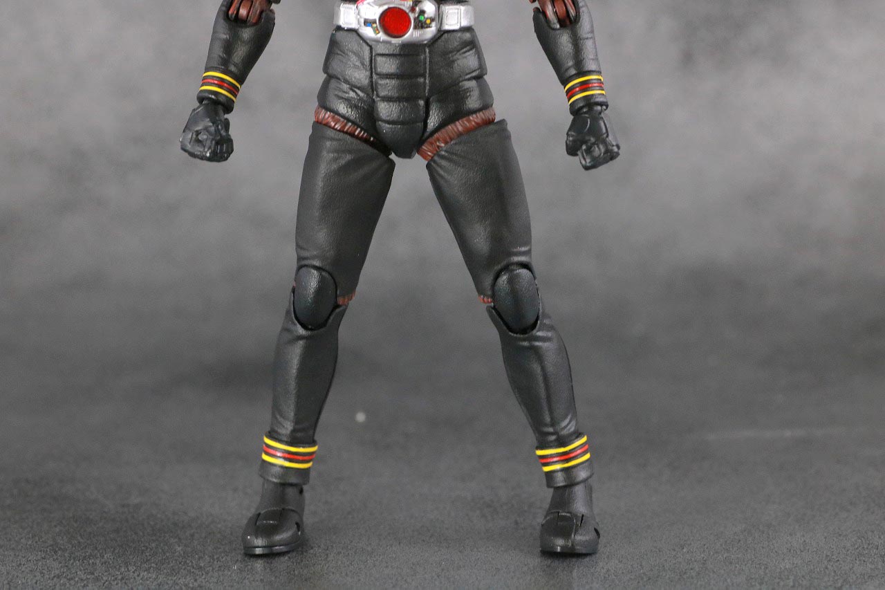 S.H.フィギュアーツ　仮面ライダーブラック　BLACK　真骨彫製法　レビュー　本体