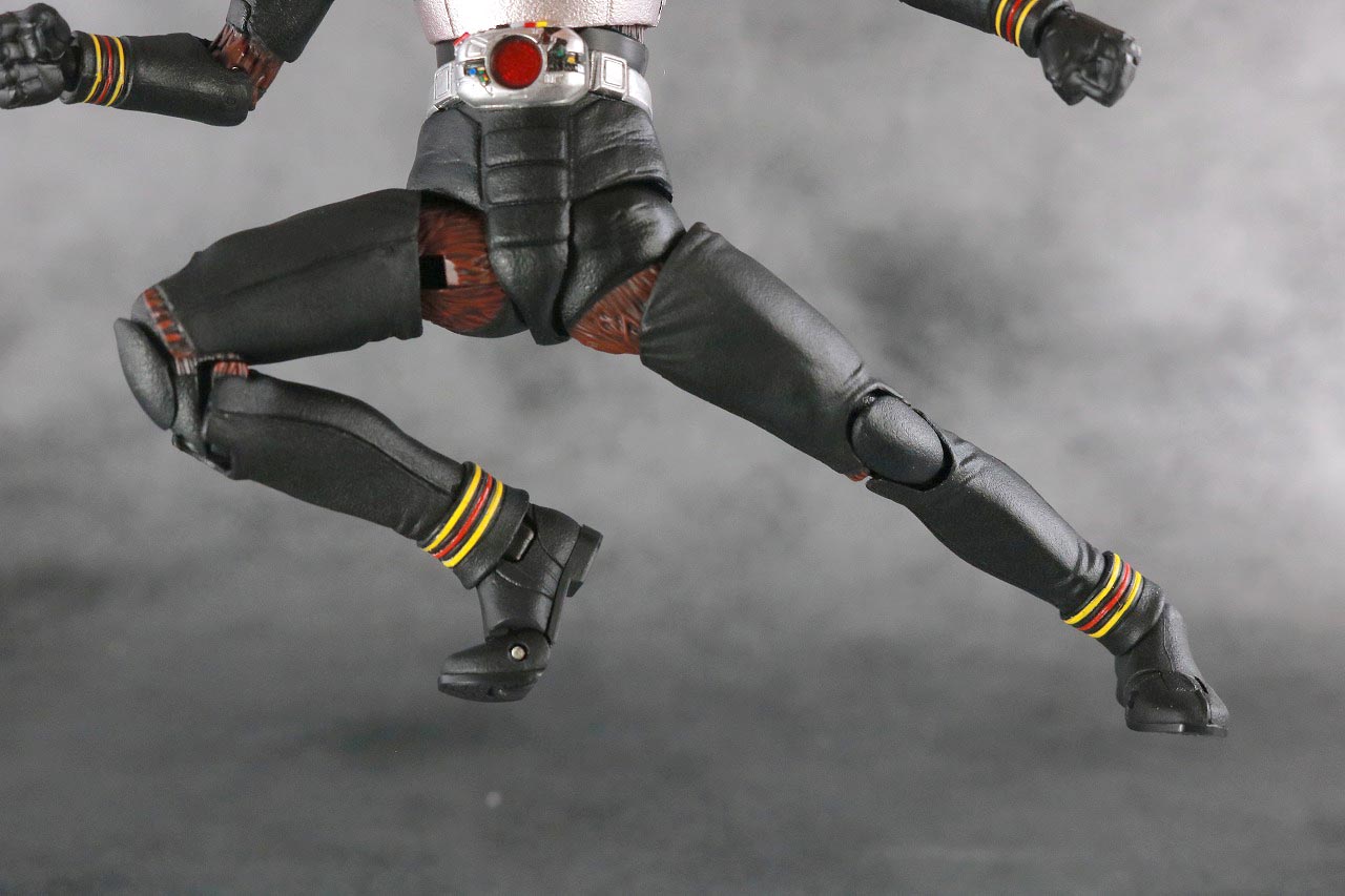 S.H.フィギュアーツ　仮面ライダーブラック　BLACK　真骨彫製法　レビュー　可動範囲