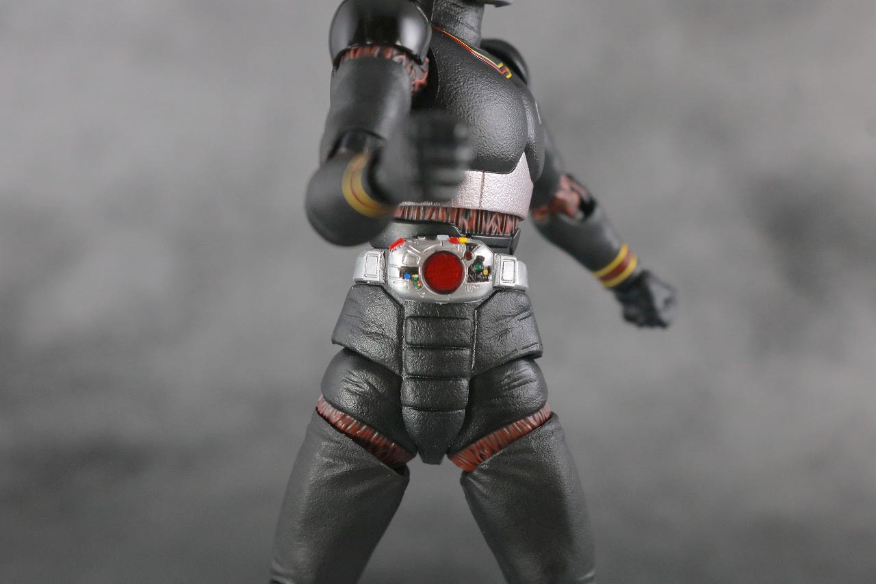 S.H.フィギュアーツ　仮面ライダーブラック　BLACK　真骨彫製法　レビュー　可動範囲