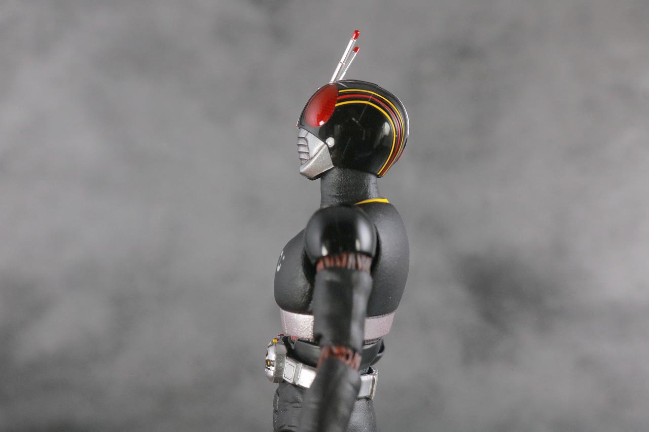 S.H.フィギュアーツ　仮面ライダーブラック　BLACK　真骨彫製法　レビュー　可動範囲