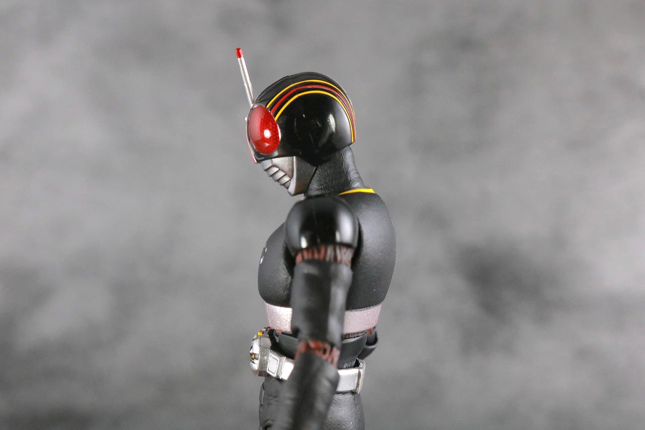 S.H.フィギュアーツ　仮面ライダーブラック　BLACK　真骨彫製法　レビュー　可動範囲