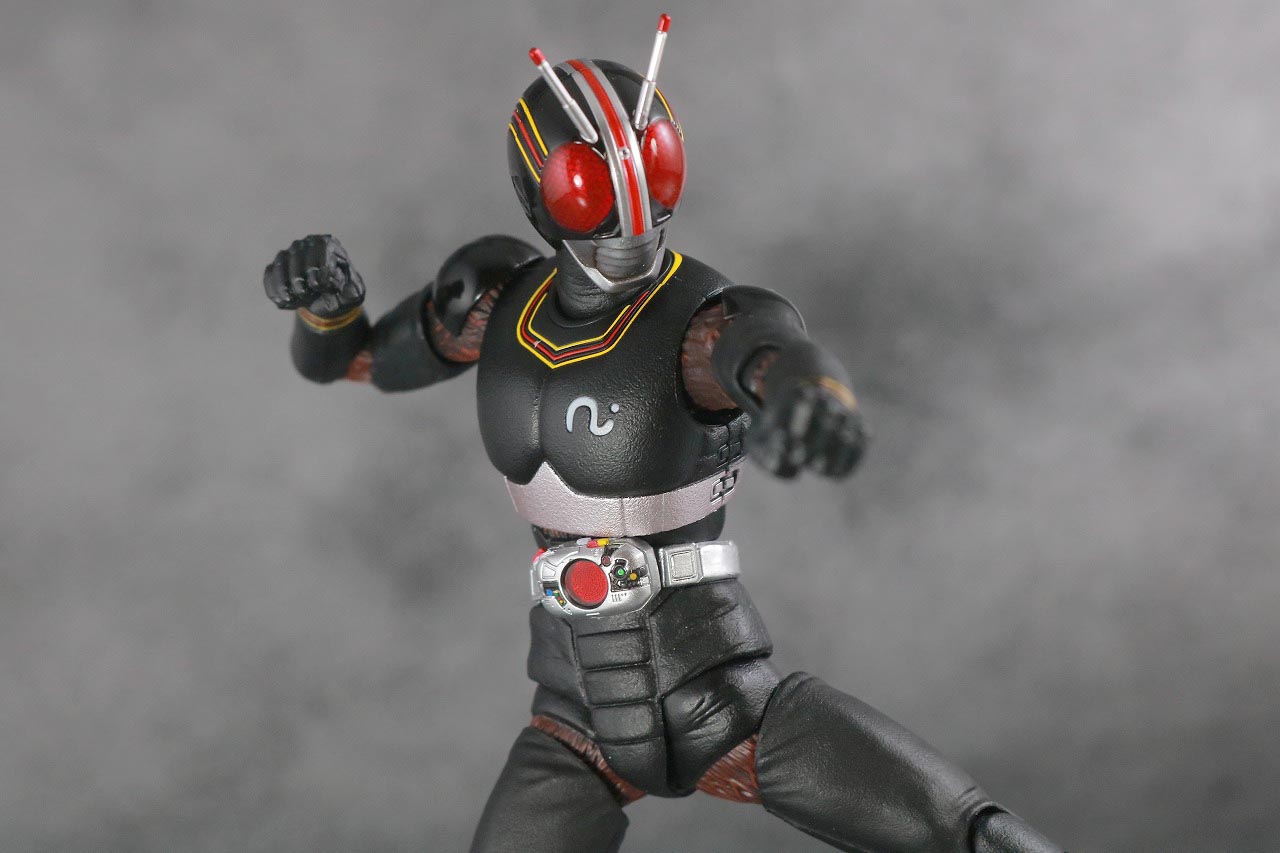 S.H.フィギュアーツ　仮面ライダーブラック　BLACK　真骨彫製法　レビュー　アクション