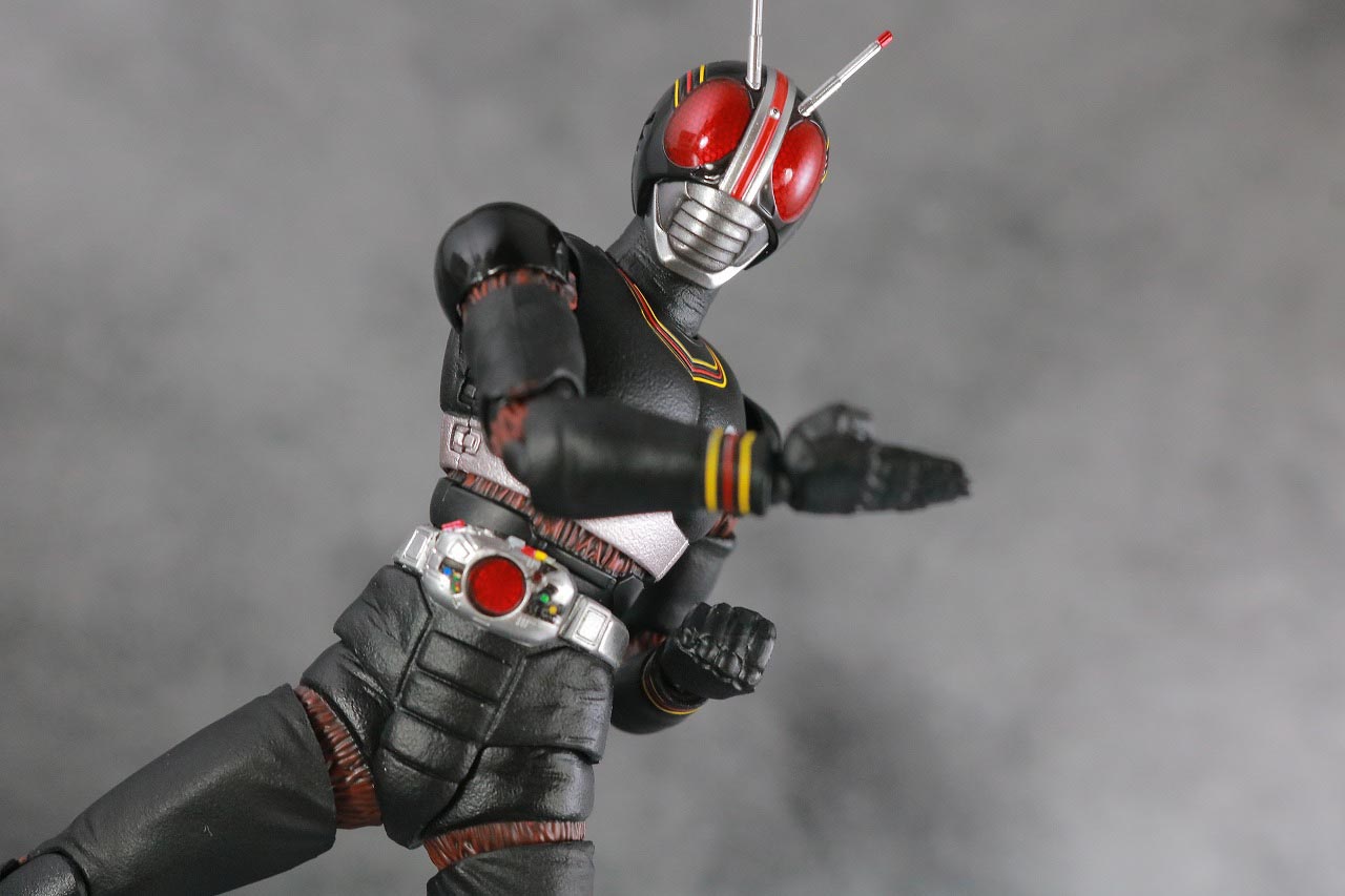 S.H.フィギュアーツ　仮面ライダーブラック　BLACK　真骨彫製法　レビュー　アクション