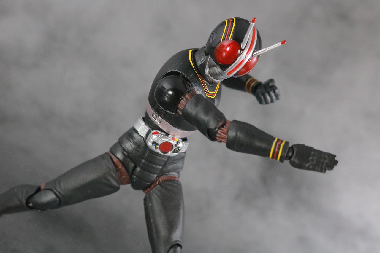 S.H.フィギュアーツ　仮面ライダーブラック　BLACK　真骨彫製法　レビュー　アクション