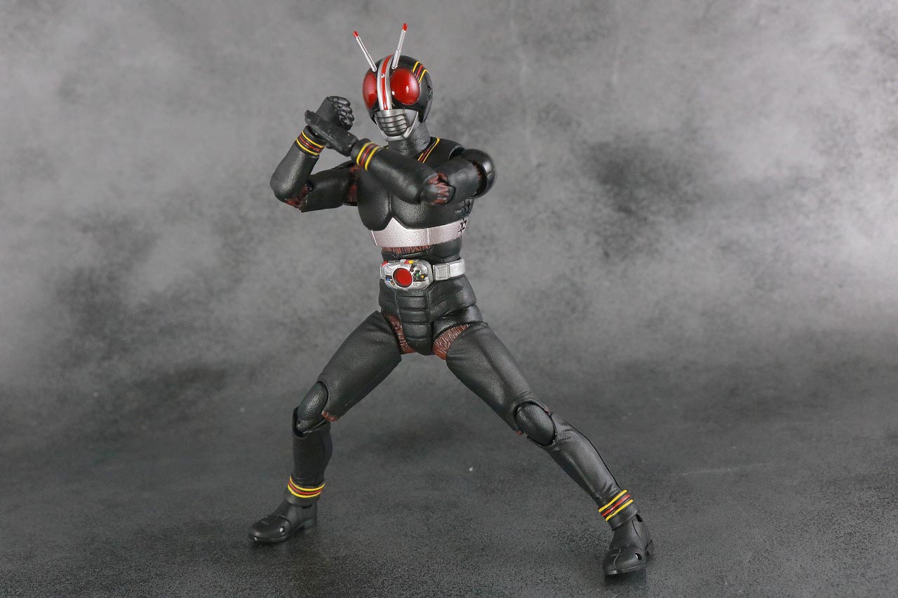 S.H.フィギュアーツ　仮面ライダーブラック　BLACK　真骨彫製法　レビュー　アクション