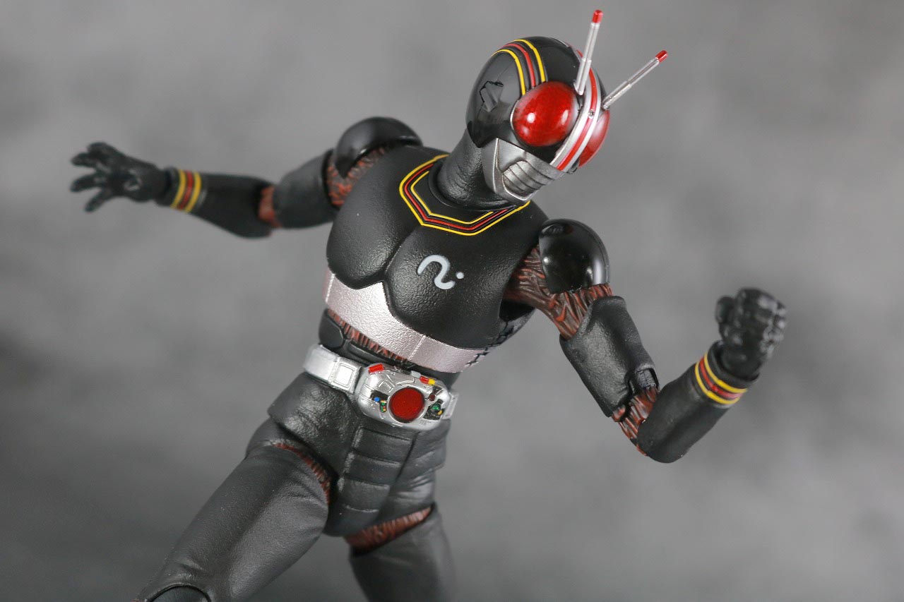 S.H.フィギュアーツ　仮面ライダーブラック　BLACK　真骨彫製法　レビュー　アクション