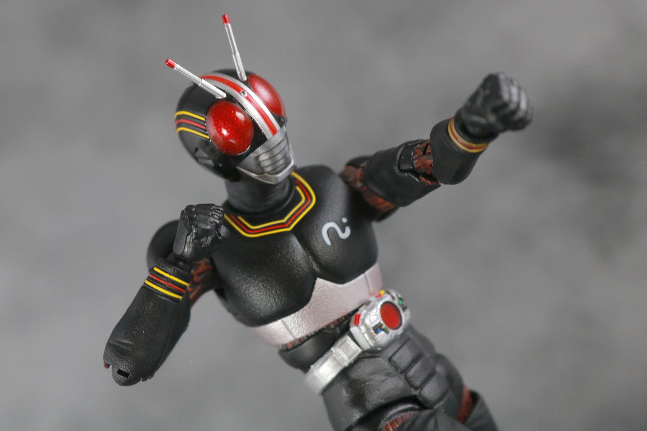 S.H.フィギュアーツ　仮面ライダーブラック　BLACK　真骨彫製法　レビュー　アクション