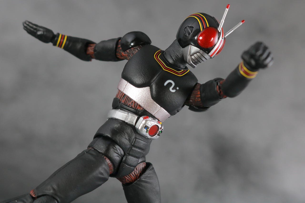 S.H.フィギュアーツ　仮面ライダーブラック　BLACK　真骨彫製法　レビュー　アクション