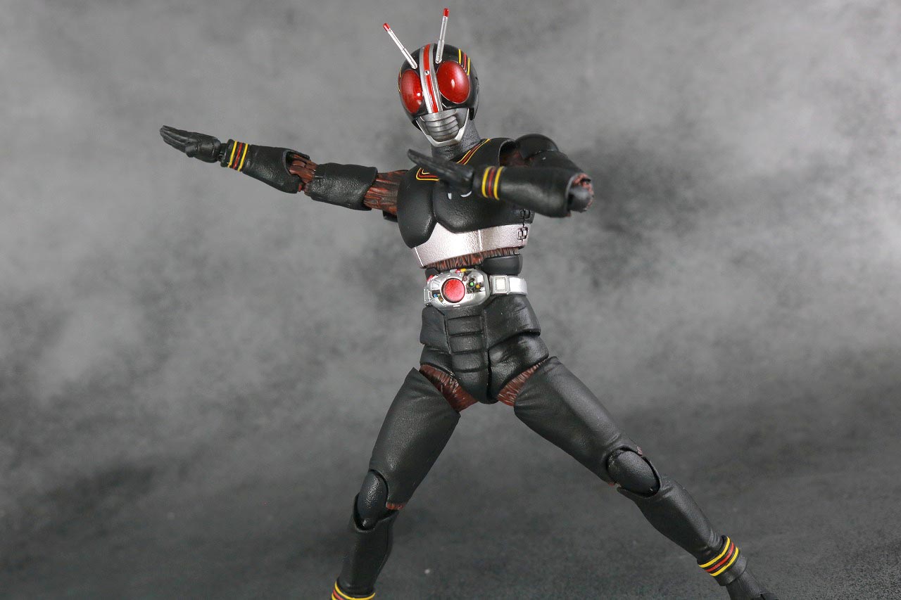 S.H.フィギュアーツ　仮面ライダーブラック　BLACK　真骨彫製法　レビュー　アクション