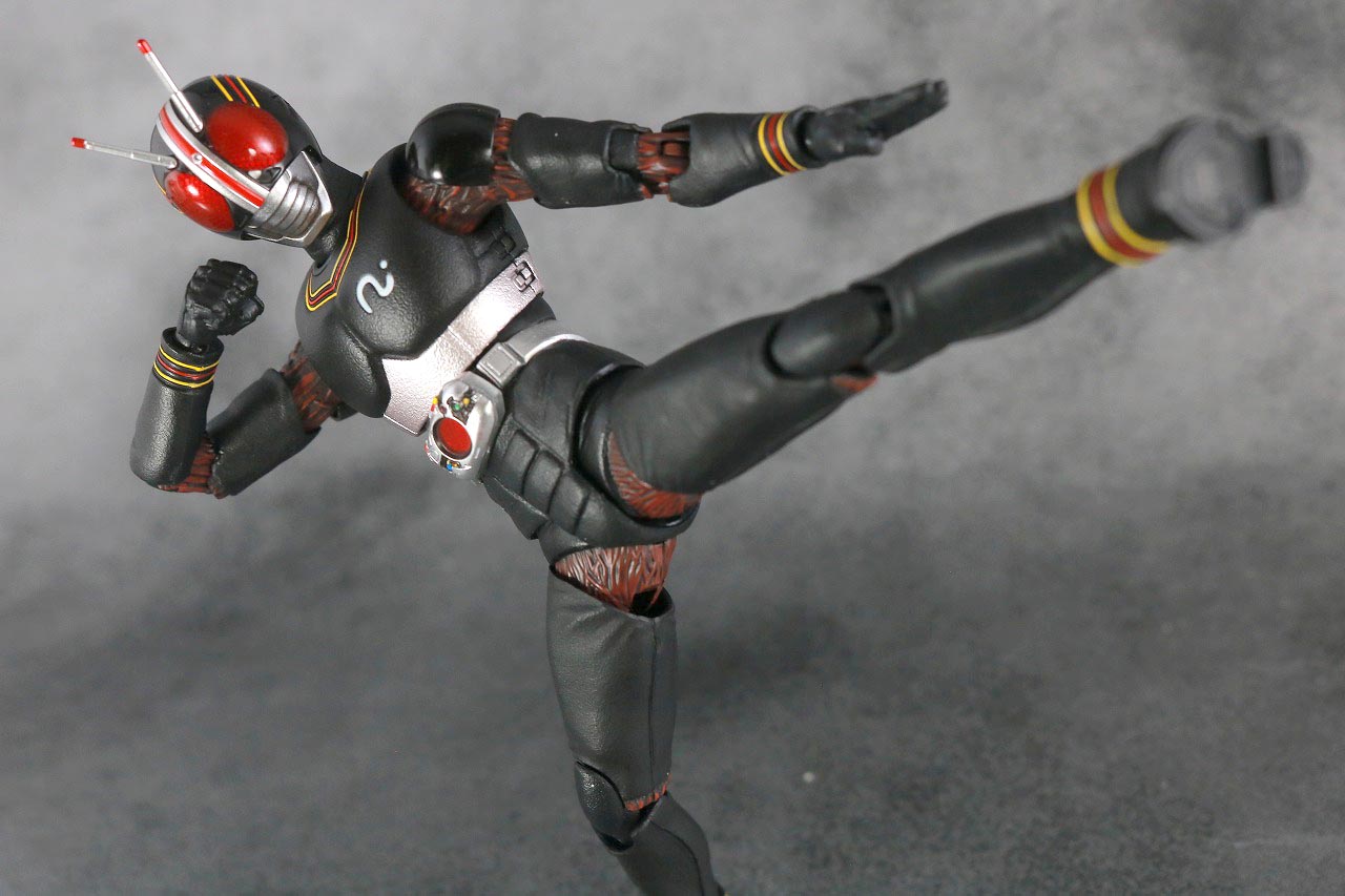 S.H.フィギュアーツ　仮面ライダーブラック　BLACK　真骨彫製法　レビュー　アクション