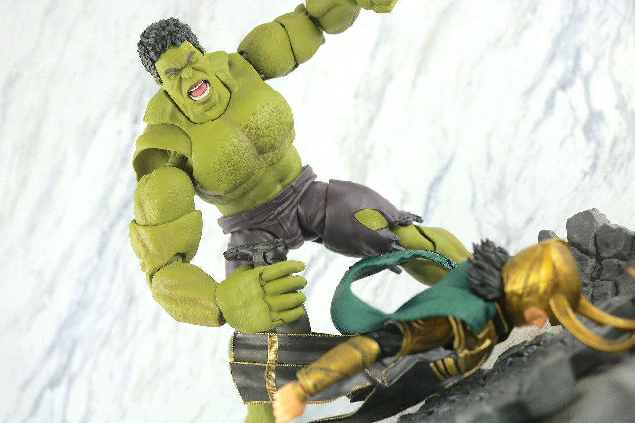 S.H.フィギュアーツ　ハルク　AVENGERS ASSEMBLE EDITION　レビュー　アクション　ロキ