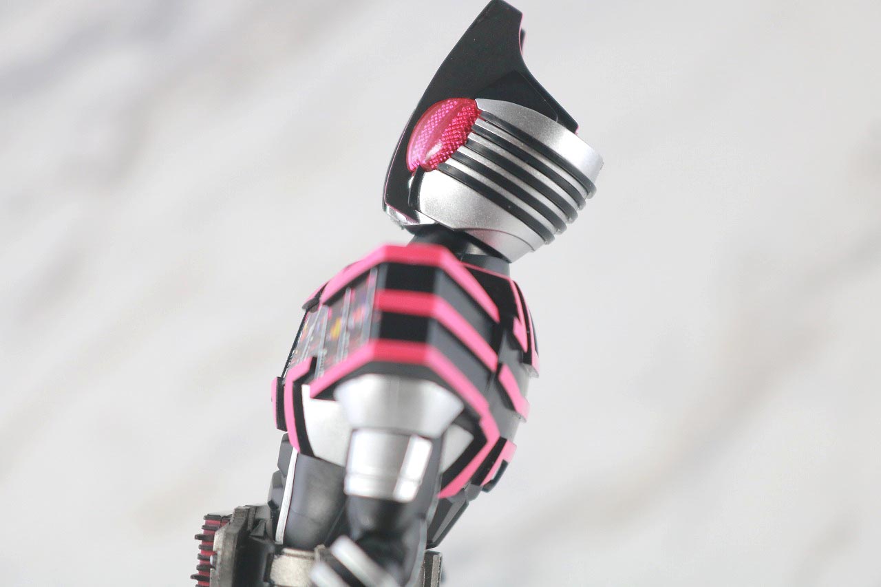 S.H.フィギュアーツ　仮面ライダーディケイド　コンプリートフォーム　真骨彫製法　レビュー　可動範囲