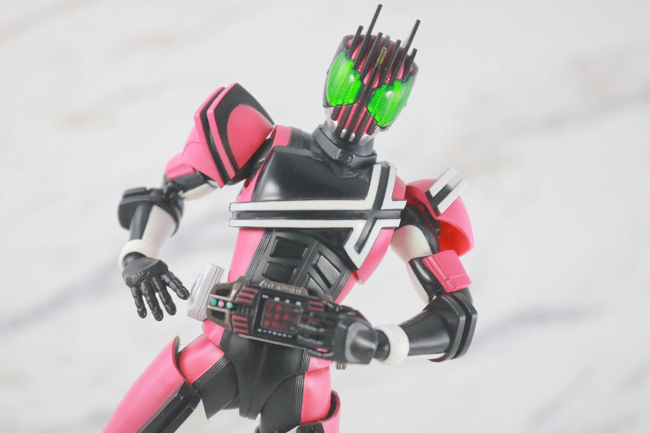 S.H.フィギュアーツ　仮面ライダーディケイド　コンプリートフォーム　真骨彫製法　レビュー　アクション