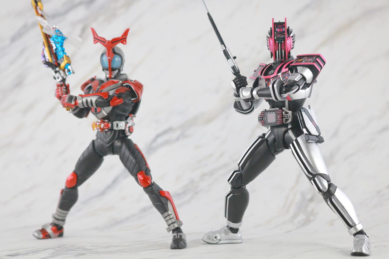 S.H.フィギュアーツ　仮面ライダーディケイド　コンプリートフォーム　真骨彫製法　レビュー　アクション　カブト　ハイパーフォーム