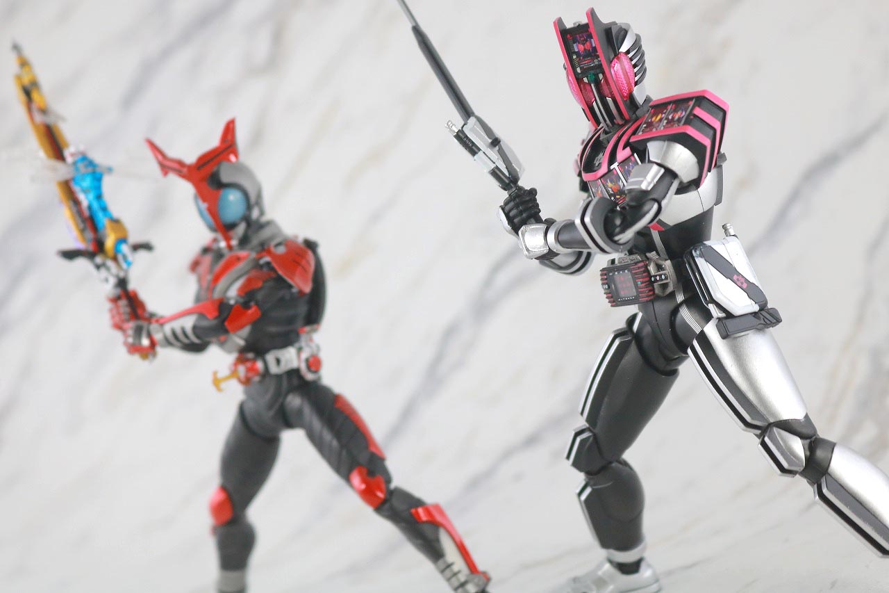 S.H.フィギュアーツ　仮面ライダーディケイド　コンプリートフォーム　真骨彫製法　レビュー　アクション　カブト　ハイパーフォーム