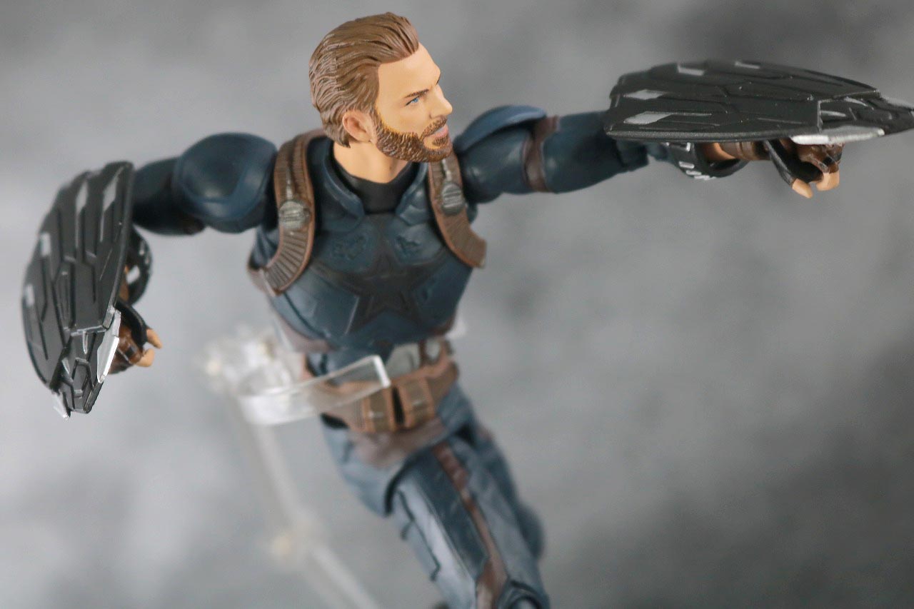 MAFEX　キャプテンアメリカ　アベンジャーズ　インフィニティウォー　レビュー　アクション