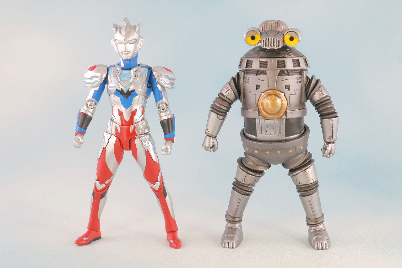 S.H.フィギュアーツ　特空機1号　セブンガー　レビュー　本体　ウルトラマンゼット　アルファエッジ　比較